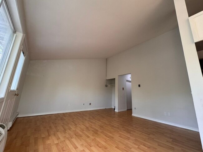 Foto del edificio - 1230 E Dayton St