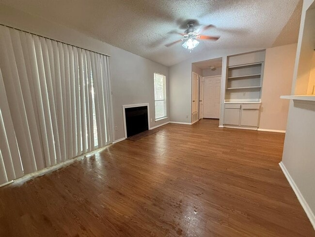 Building Photo - 12812 Tomanet Trail