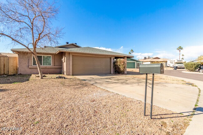 Building Photo - 948 N 87th Way