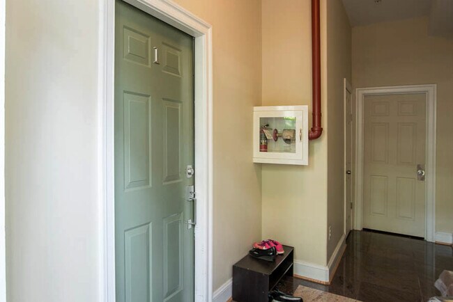 Foto del edificio - 2111 11th St NW