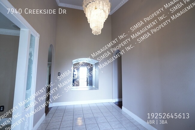 Foto del edificio - 7940 Creekside Dr