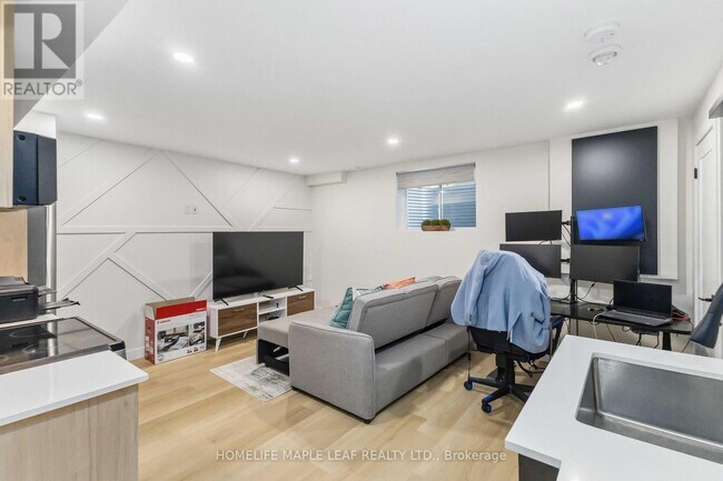 Photo du bâtiment - 1576 Dylan St