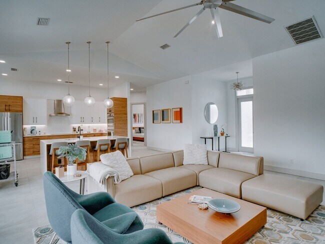 Foto del edificio - Gulf Access - Luxury Waterfront Retreat