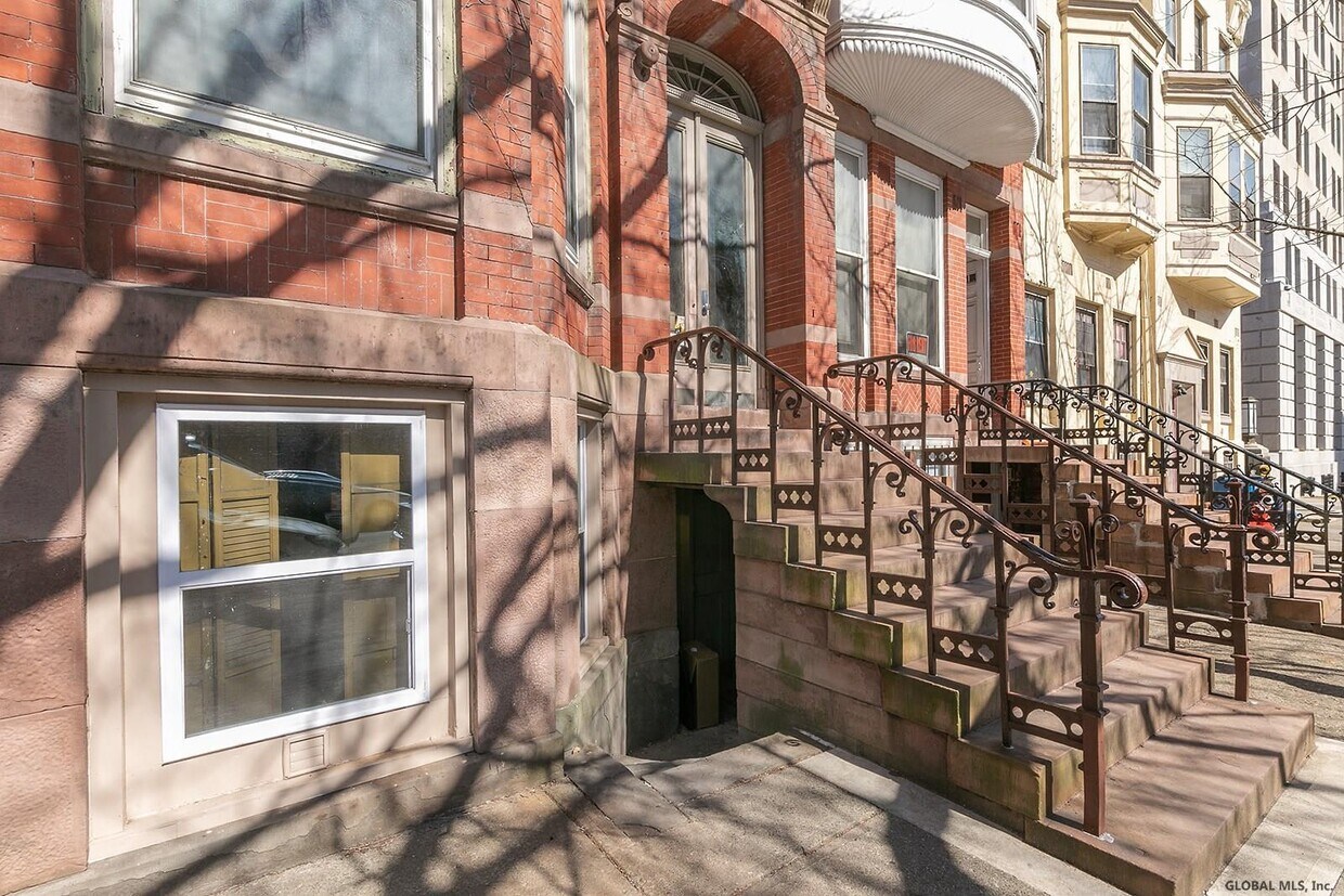 255 State St, Albany, NY 12210 House for Rent in Albany, NY