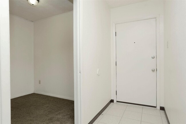 Building Photo - 1418 Crawley Ct