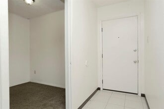 Building Photo - 1418 Crawley Ct