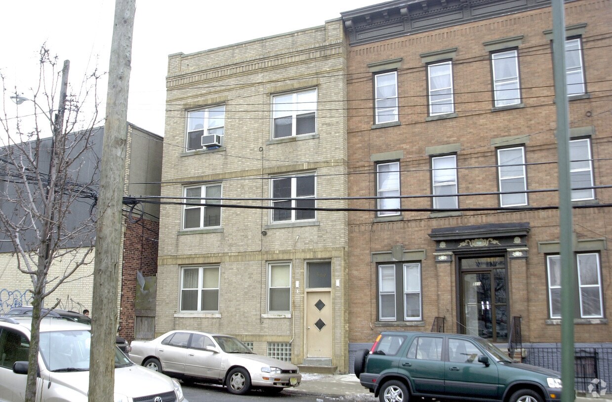Building Photo - 509 51st St