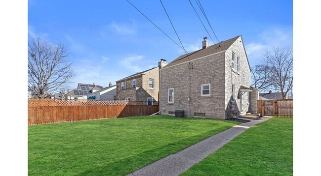 Foto del edificio - 3223 S 25th St