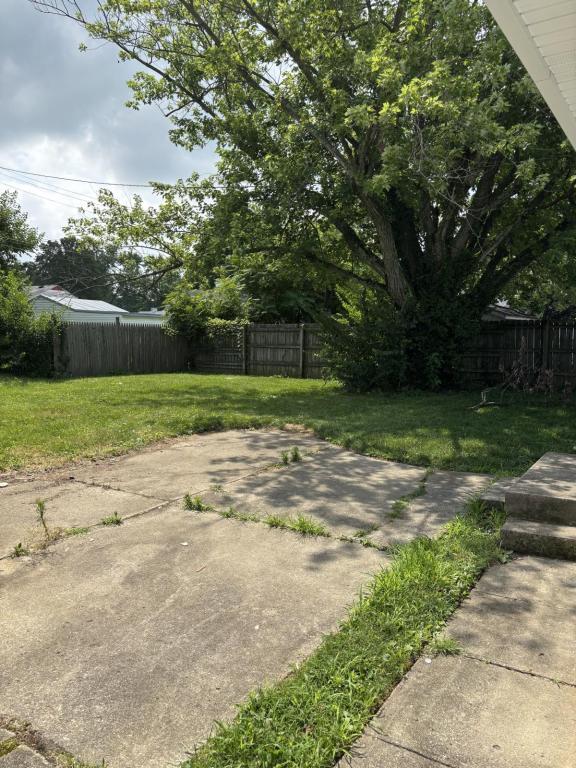 Building Photo - 4228 Thompson Dr
