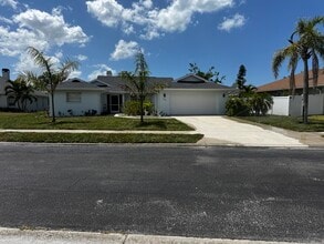 Building Photo - 405 Bayside Ln