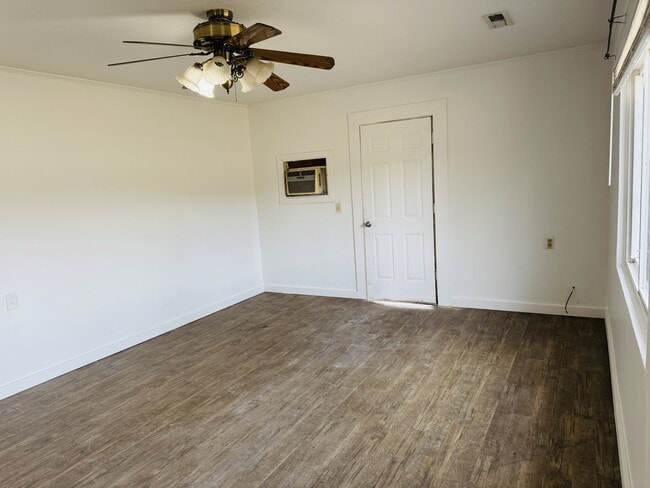 Foto del edificio - 5780 Fry Gap Rd