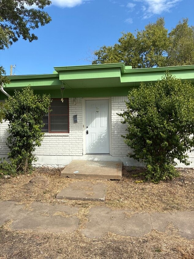 Primary Photo - Move-In Ready 2BR Home in Taylor, TX