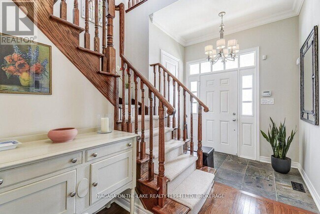 Photo du bâtiment - 16 Brock Street