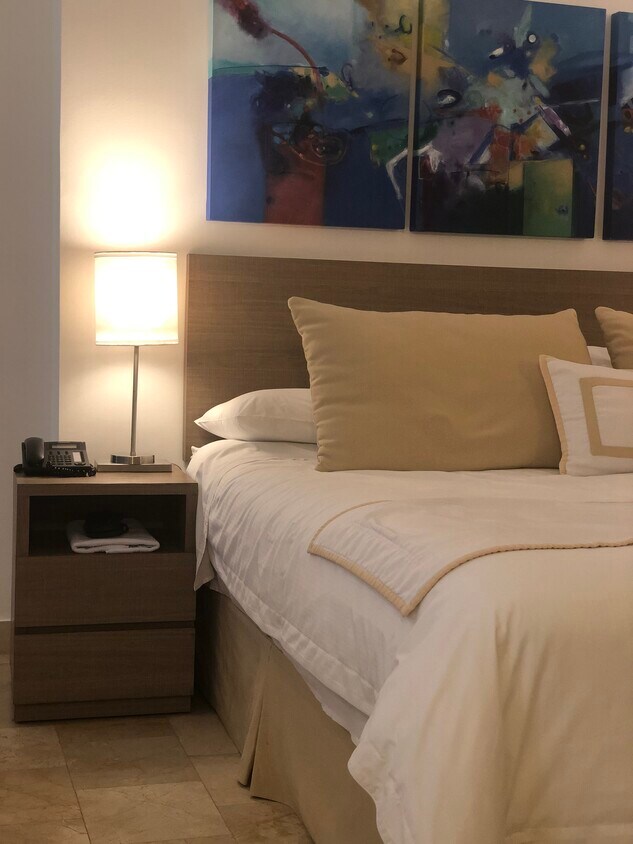 Foto principal - 6800 Collins Ave