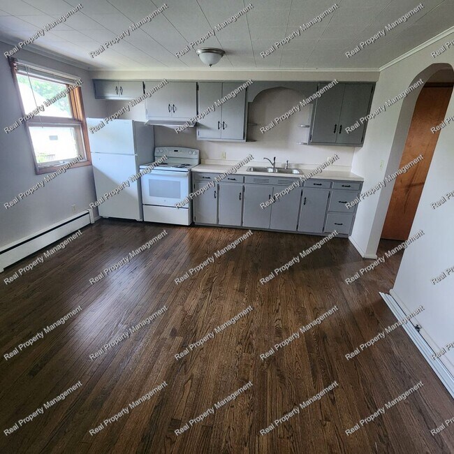 Building Photo - Updated Large One Bedroom