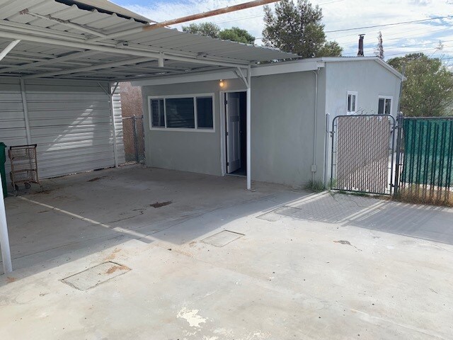 Building Photo - 420 N Norma St