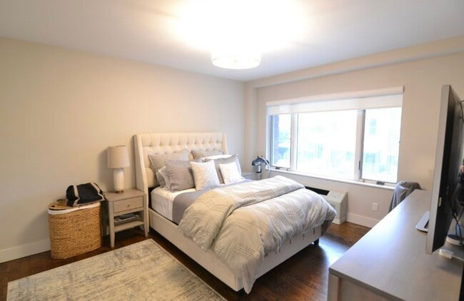 Bedroom - 2513 27th St