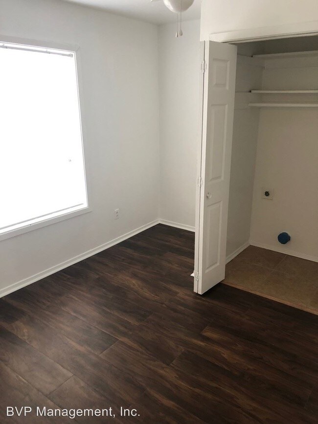 Building Photo - 2 br, 1 bath House - 1514 Broadmoor Drive