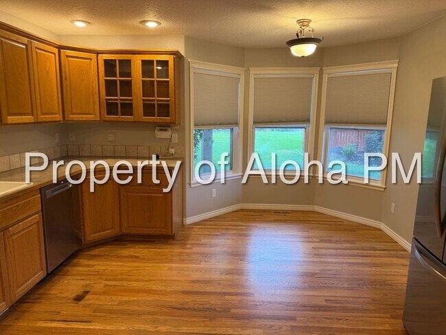 Foto del edificio - 2213 N Bryson Rd