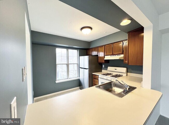Building Photo - 2302 Society Pl
