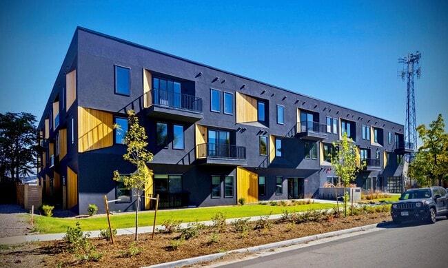 Building Photo - Treeline Denver