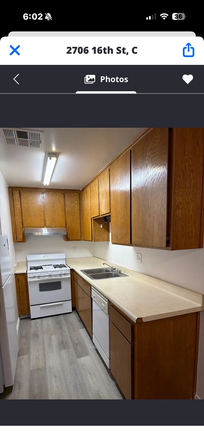 Cocina/ viene con nevera - 2706 16th St