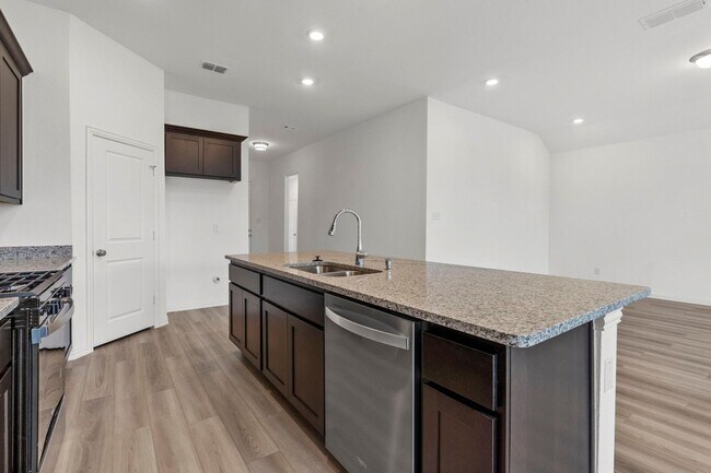 Building Photo - New Home in Meadow Run – Available for Lease!