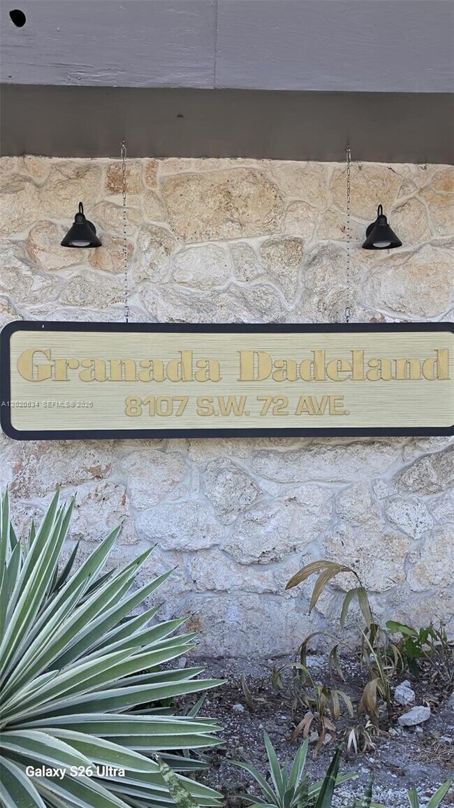 Foto del edificio - 8107 SW 72nd Ave