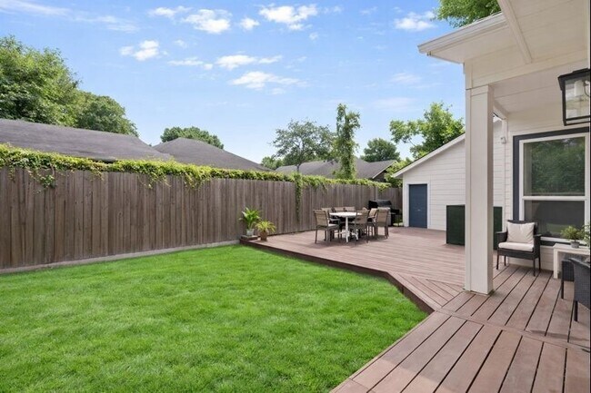 Foto del edificio - 4503 McKinney St