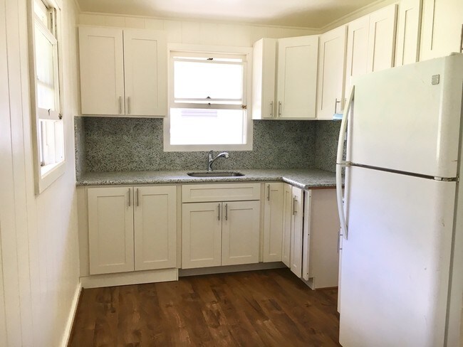 Building Photo - 2934 Varsity Cir