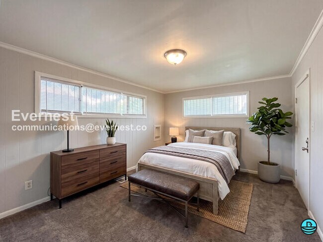 Foto del edificio - 2984 Waverly Ave