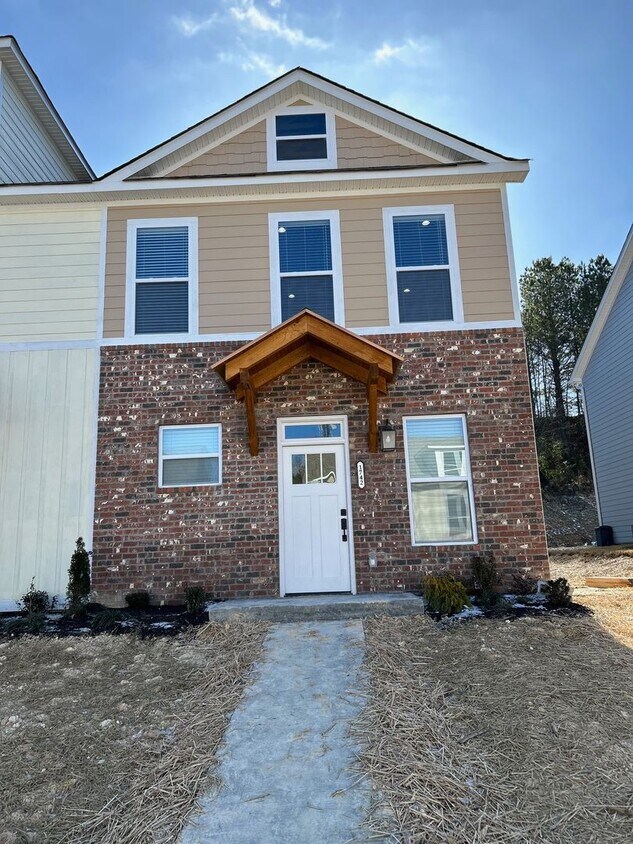 New 3 Bedroom 2.5 Bath Townhouse with Garage House Rental in
