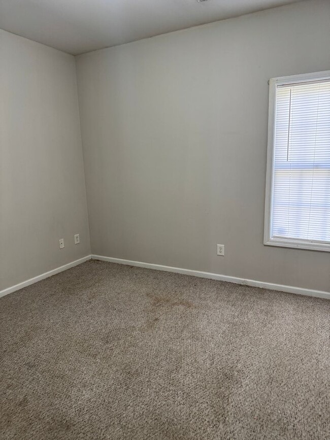 Building Photo - 1216 Stoneridge Ln