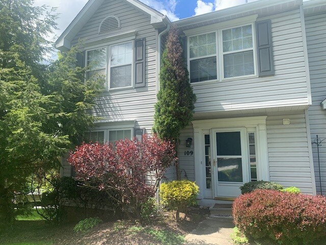 Building Photo - 109 Coachside Dr
