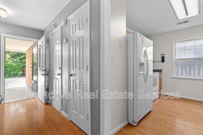 Building Photo - 5312 Pandoria Ave