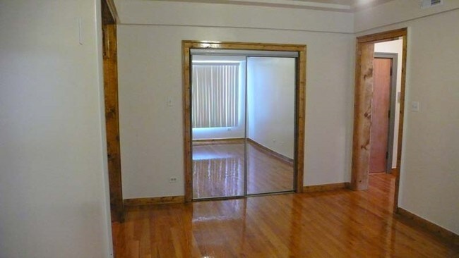 Sala de estar - 6237-45 Kedzie