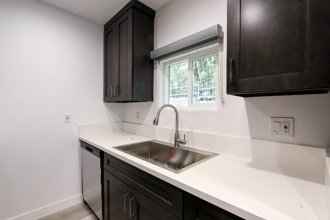 Foto del edificio - 410 Lucas Ave