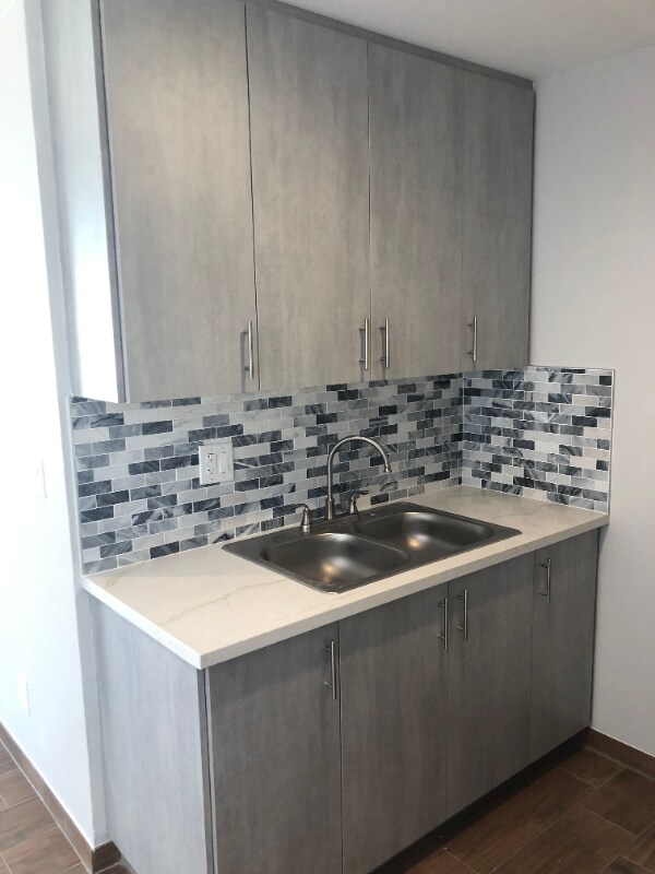 Foto del edificio - 1108 W 110th St
