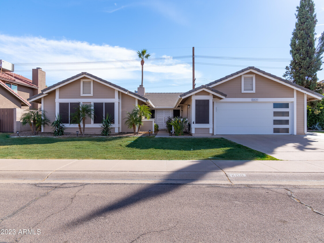 Primary Photo - 1409 E Brentrup Dr
