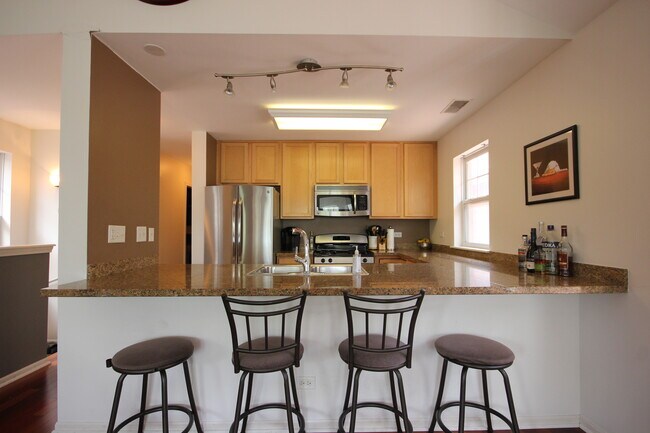 Kitchen - 1156 N Howe St