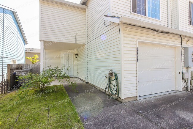 Building Photo - 12530 SE Taggart St