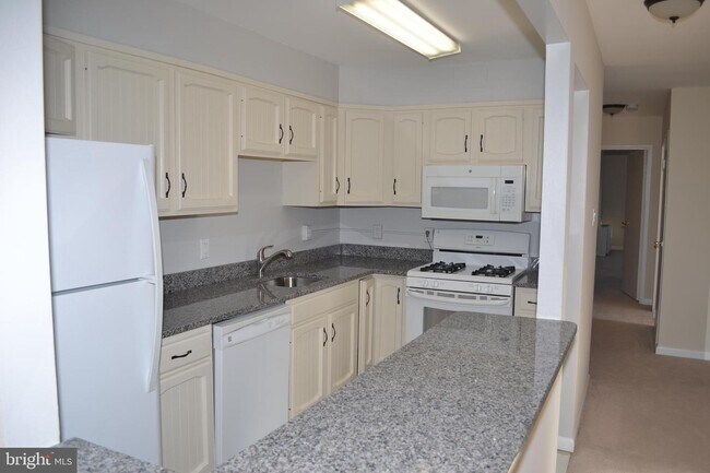 Foto del edificio - 10320 Westlake Dr