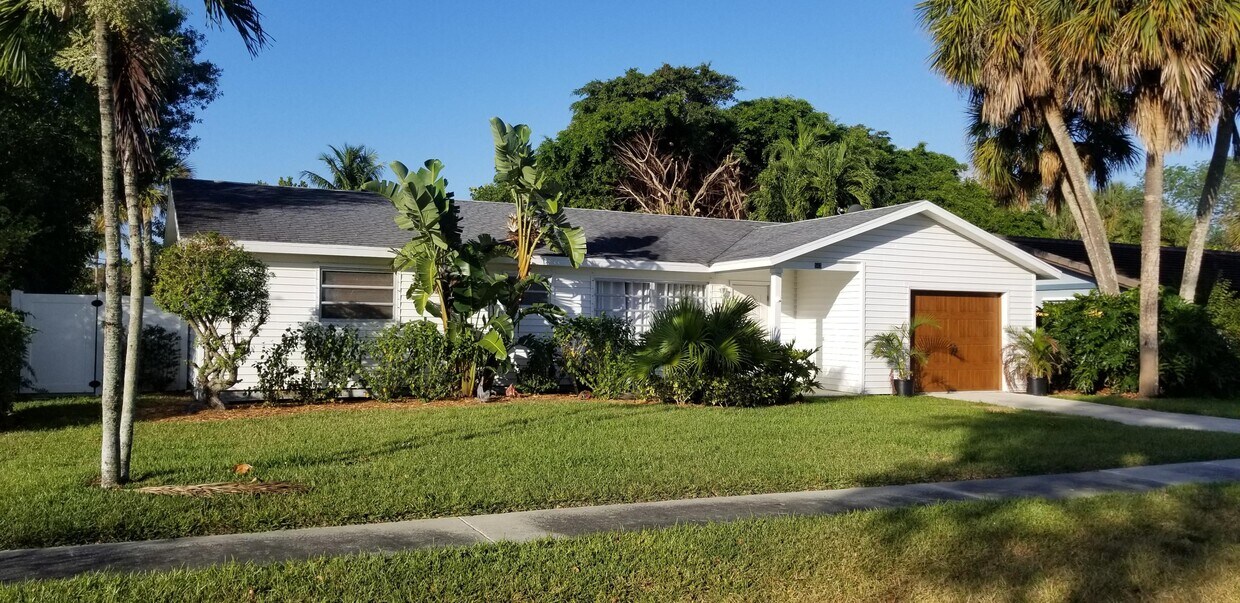 583 NW 12th Terrace, Boca Raton, FL 33486 House for Rent in Boca Raton, FL