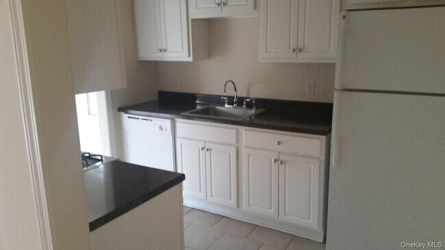 Foto del edificio - 194 E Main St