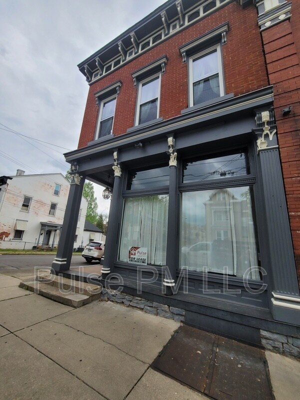 Building Photo - 1602 Greenup St