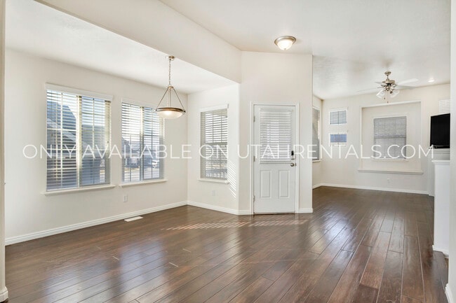 Building Photo - 4306 N Chestnut Oak Dr