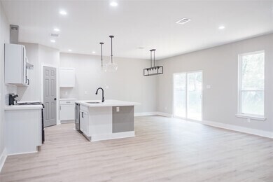 Building Photo - 2414 Myrtle Ave