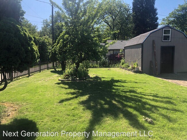 Building Photo - 3 br, 2 bath House - 3633 E. 18th Ave.