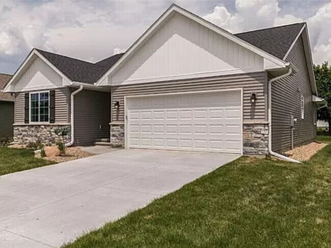 Building Photo - NE Newer Home, 3 Bedroom 2 bath, Attached ...