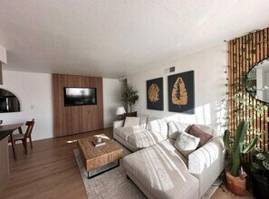 Building Photo - 72603 Edgehill Dr